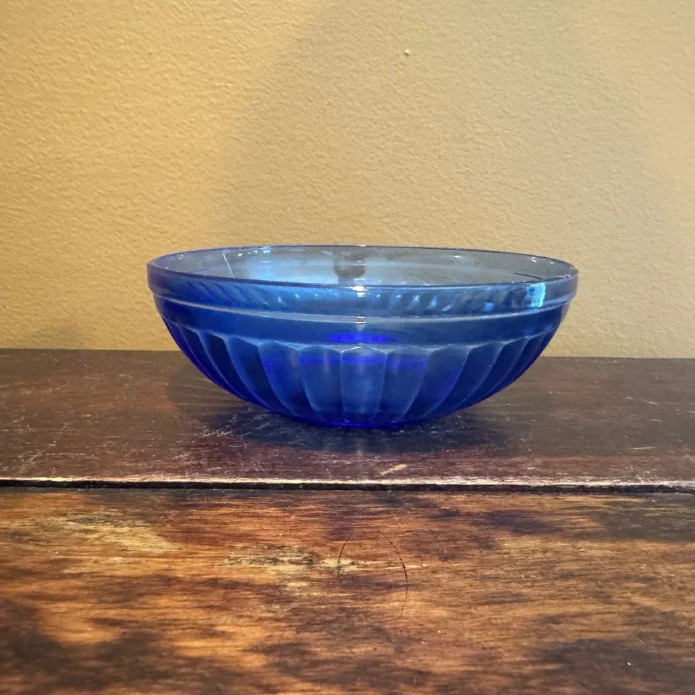 Vintage Cobalt Blue Opaque Glass Bowl 5.5 inches‎